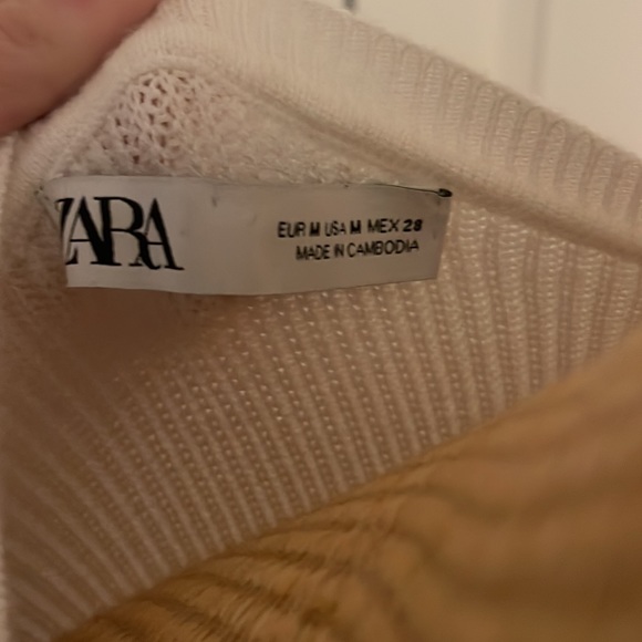 Zara White Sweater with gold buttons - Picture 8 of 9